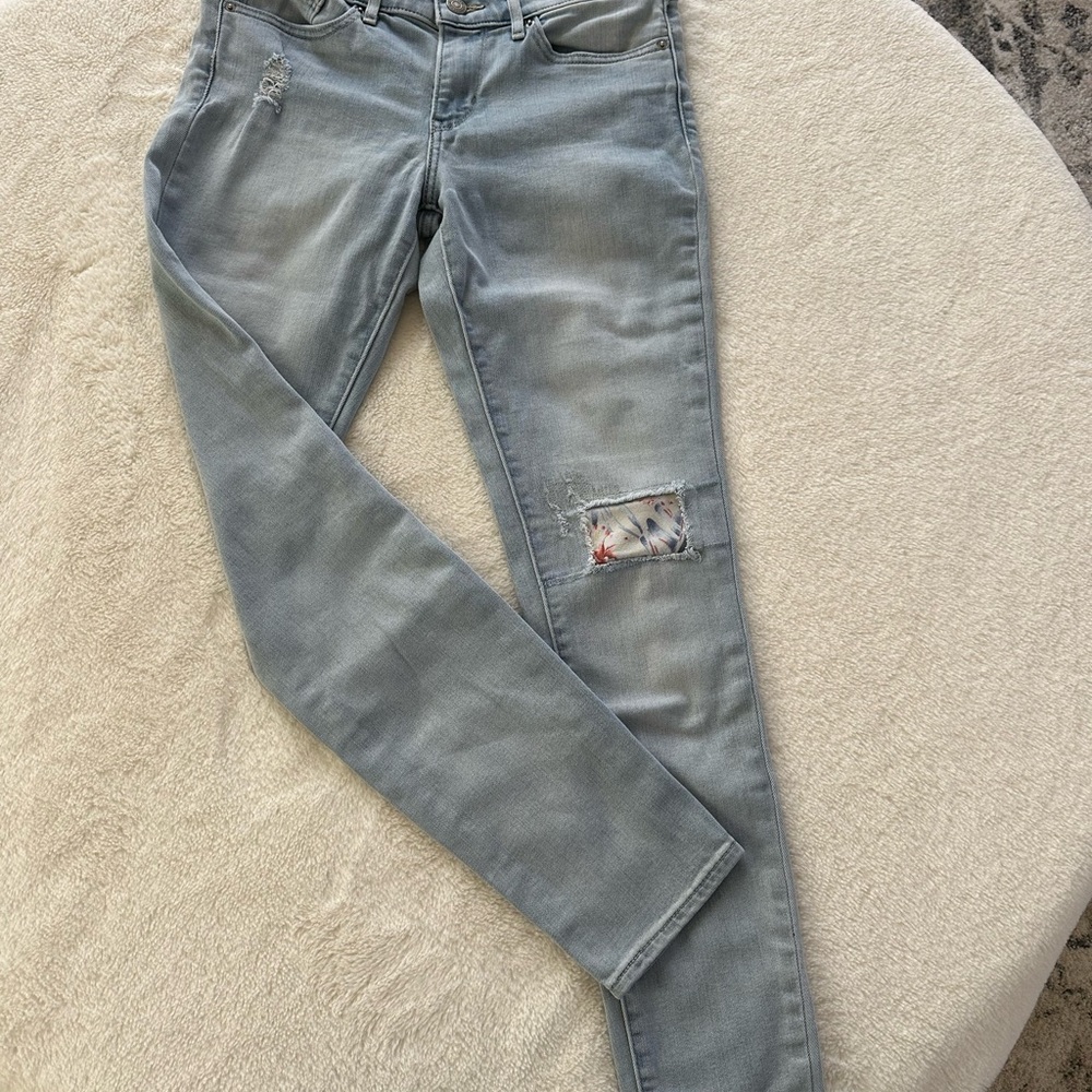 Levi's Light Blue Skinny Jeans - Picture 3 of 8